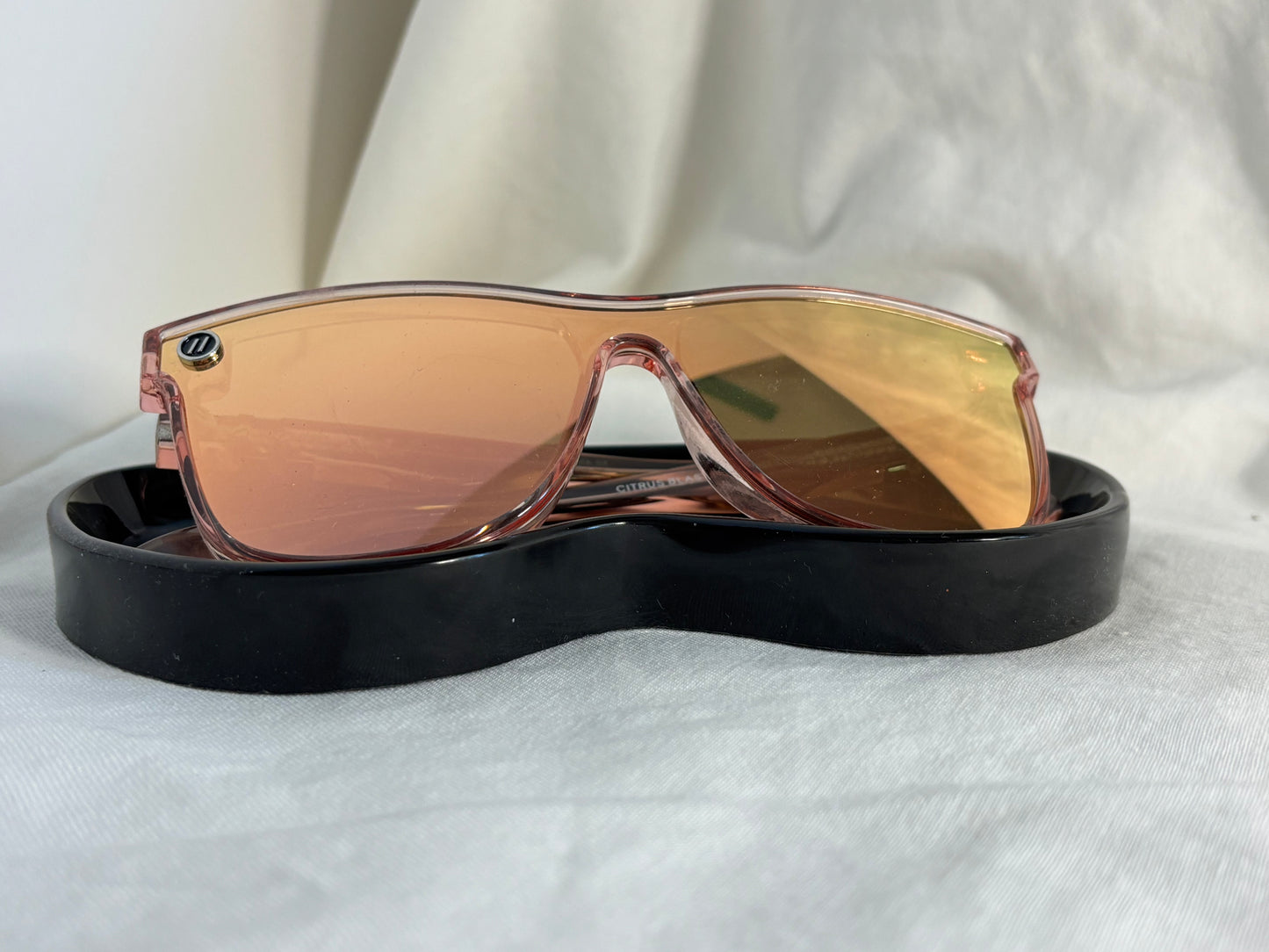 MJ Shades Rest