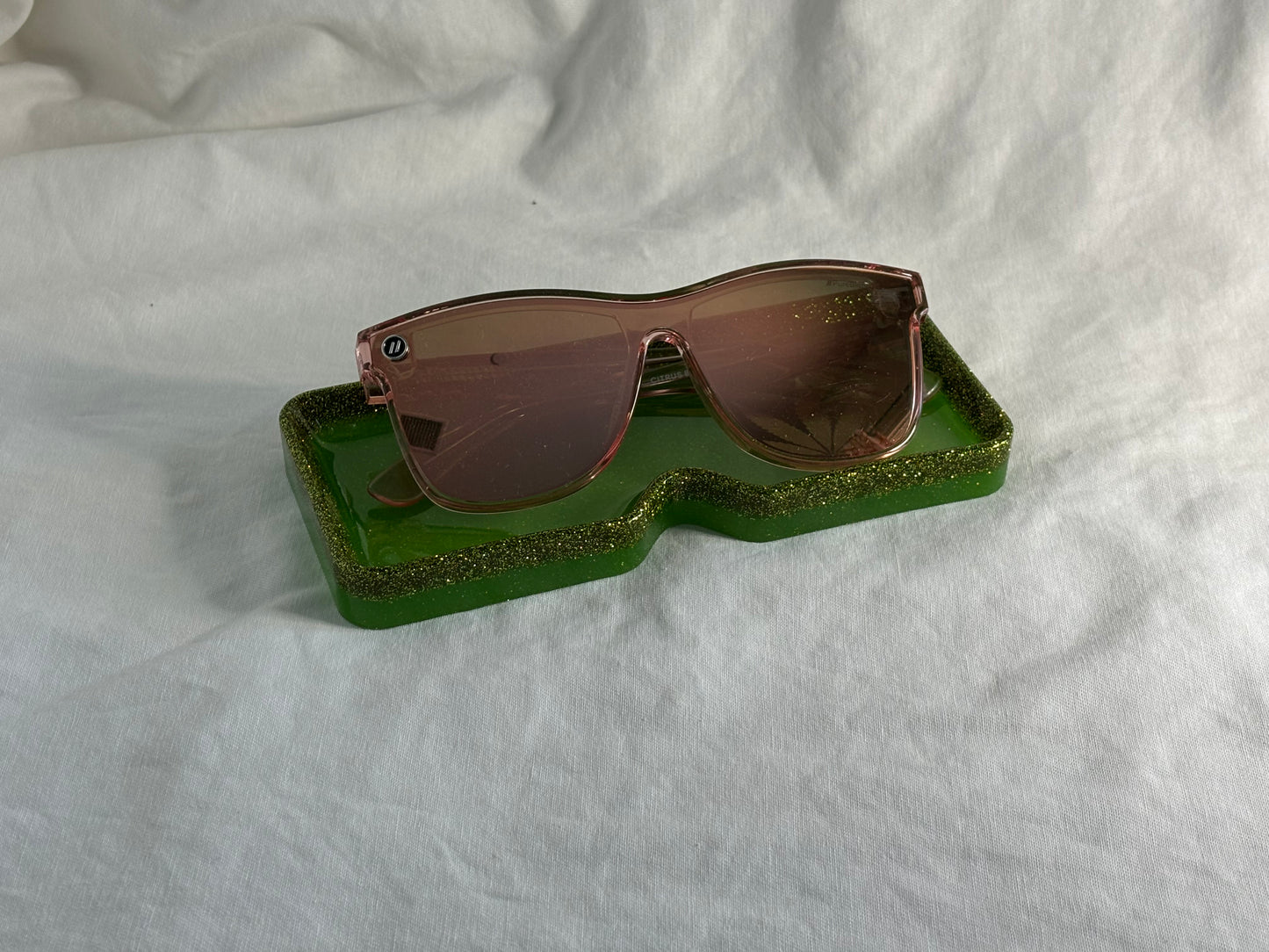 MJ Shades Rest