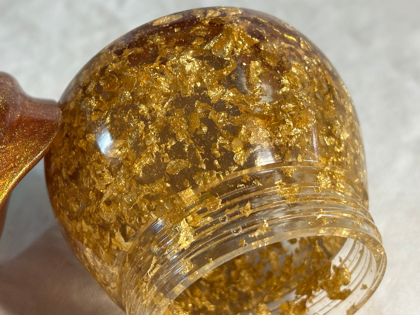 Twist Top  (gold mica and foil flakes)