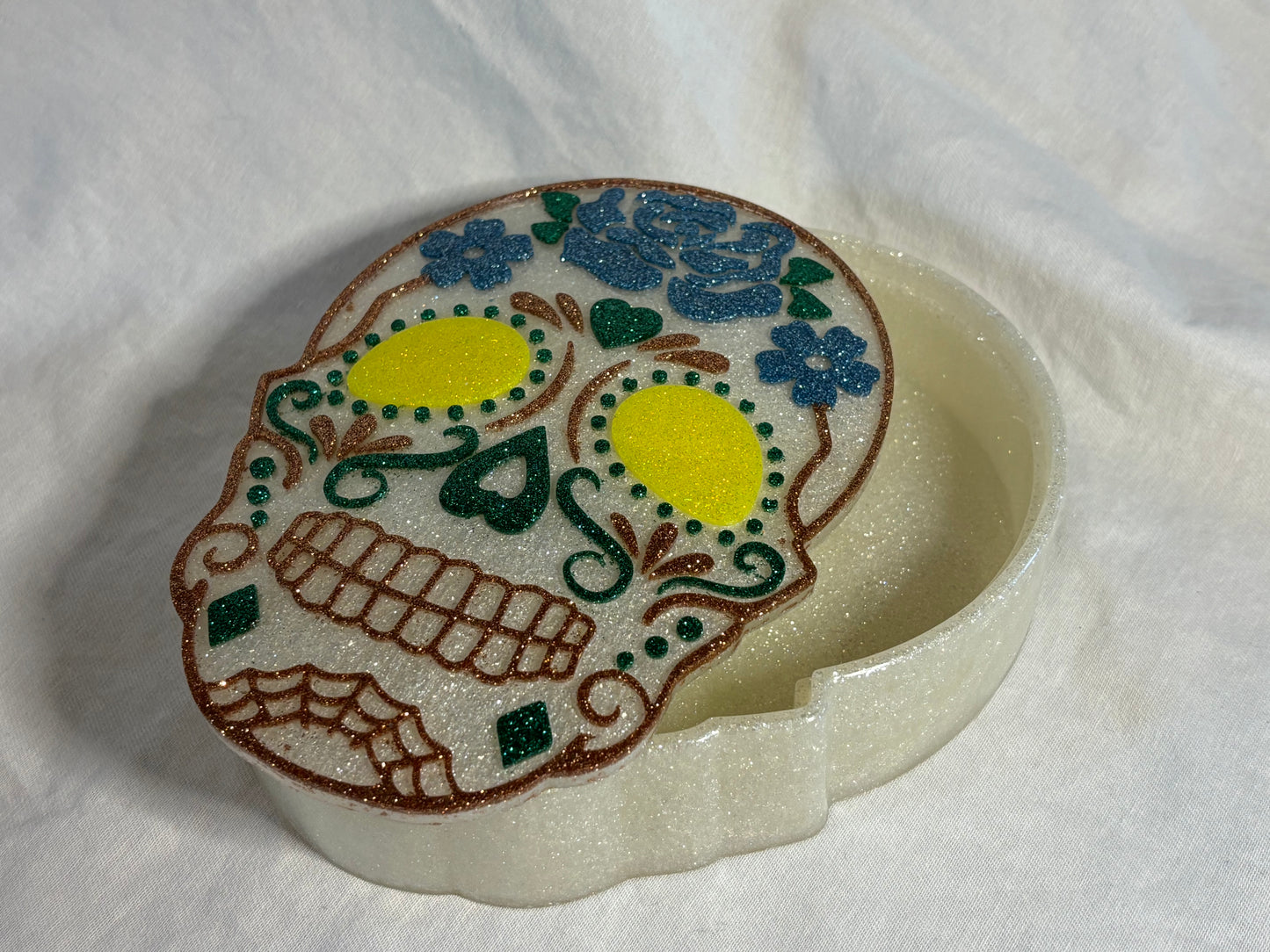 Skull Jewelry Box (white)