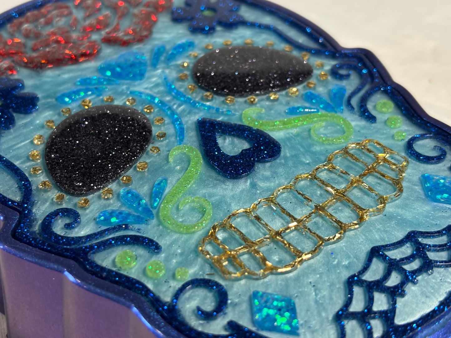 Skull Jewelry Box (metallic chameleon blue)
