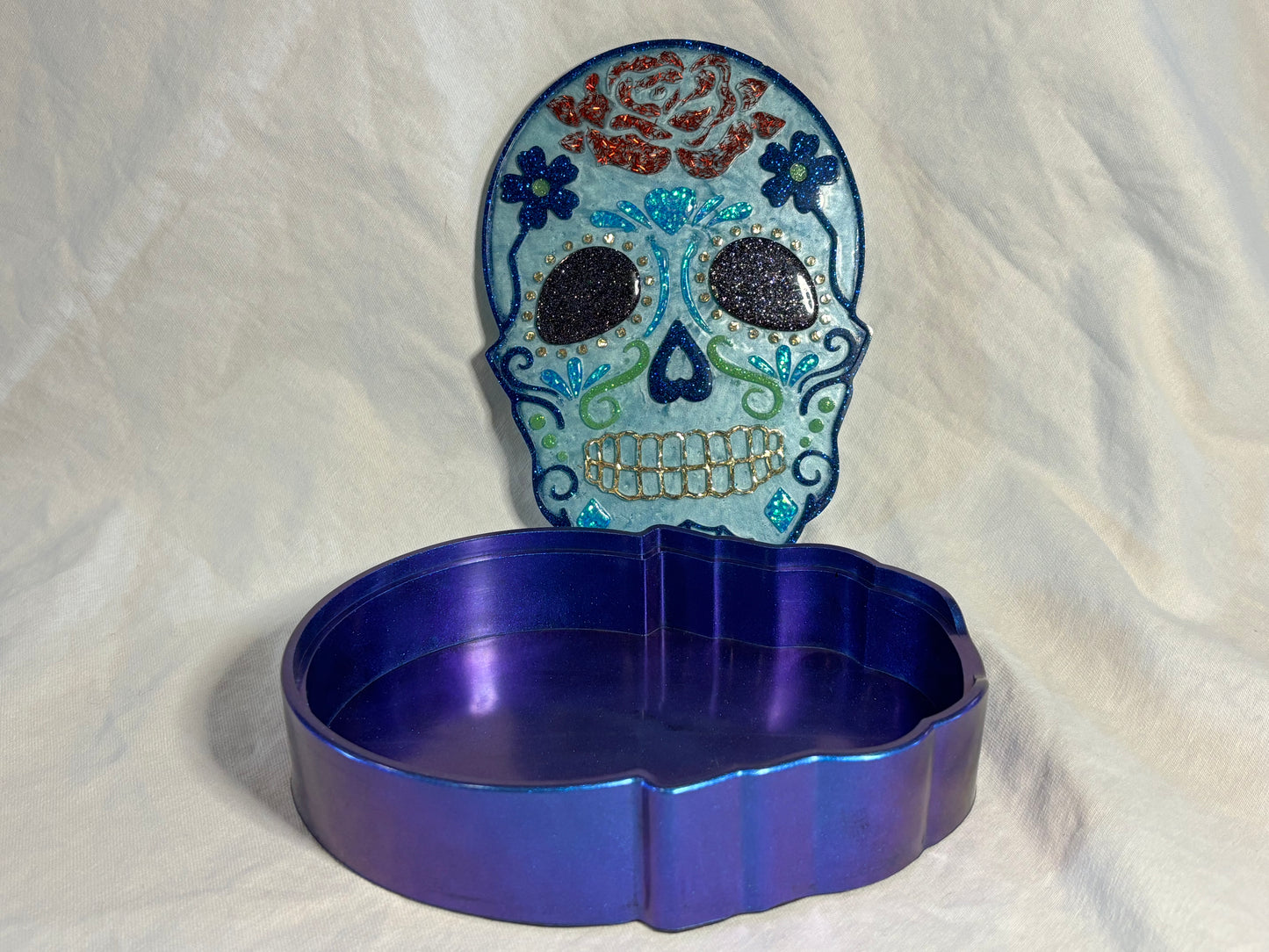 Skull Jewelry Box (metallic chameleon blue)