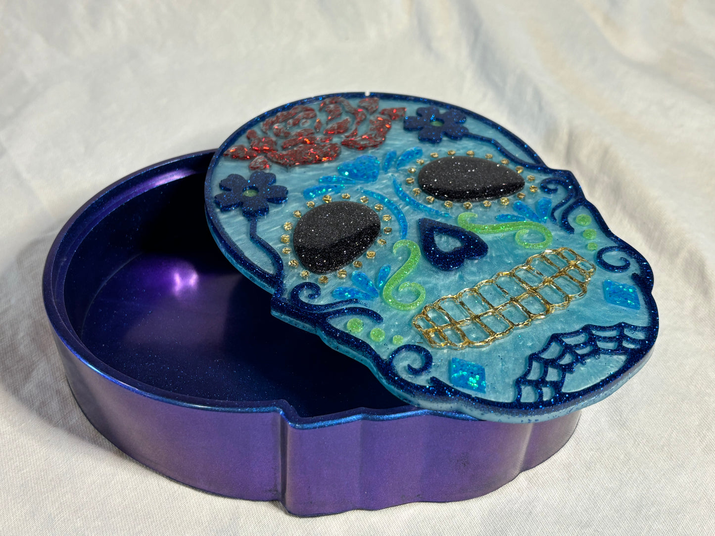 Skull Jewelry Box (metallic chameleon blue)