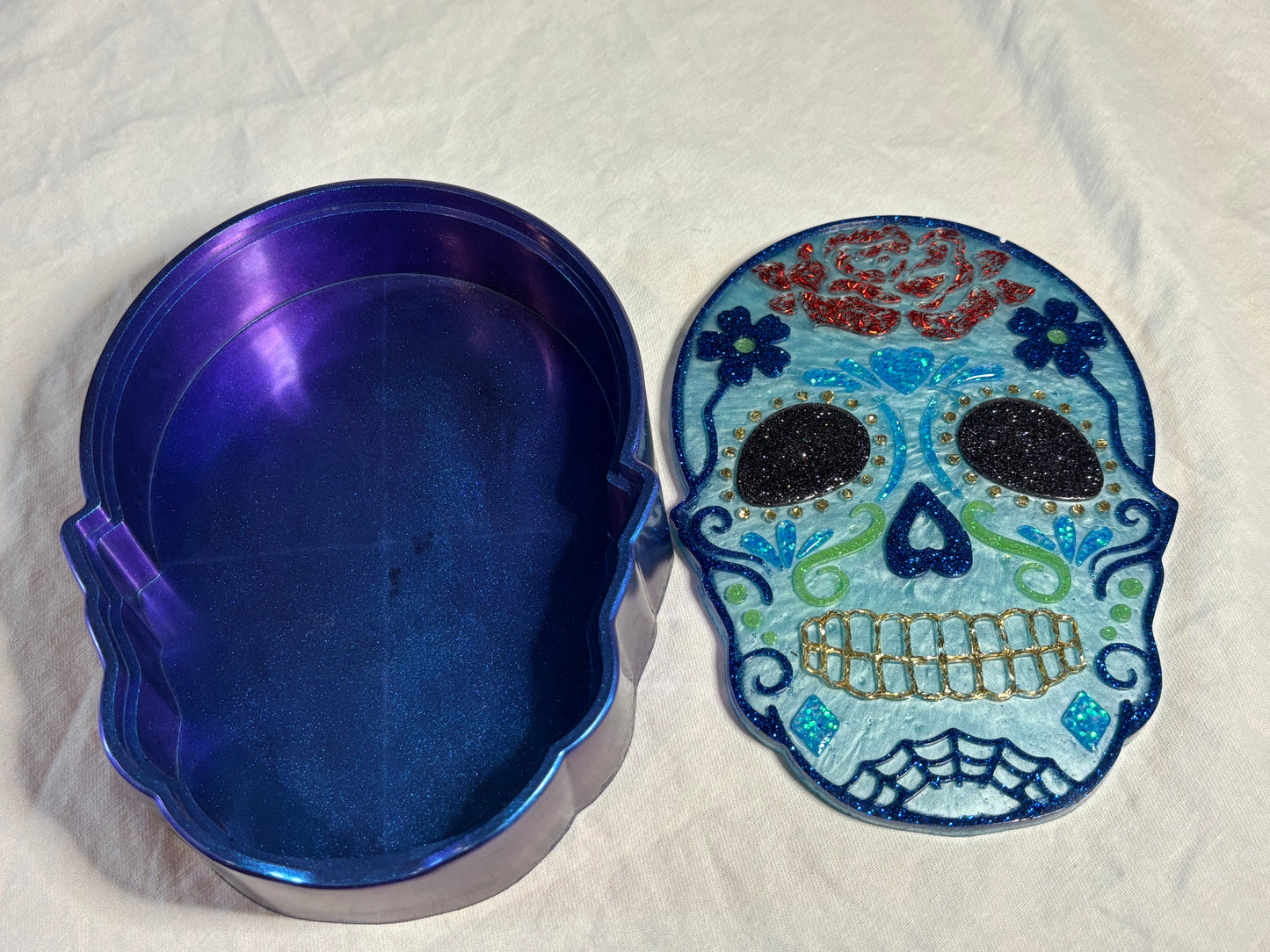Skull Jewelry Box (metallic chameleon blue)