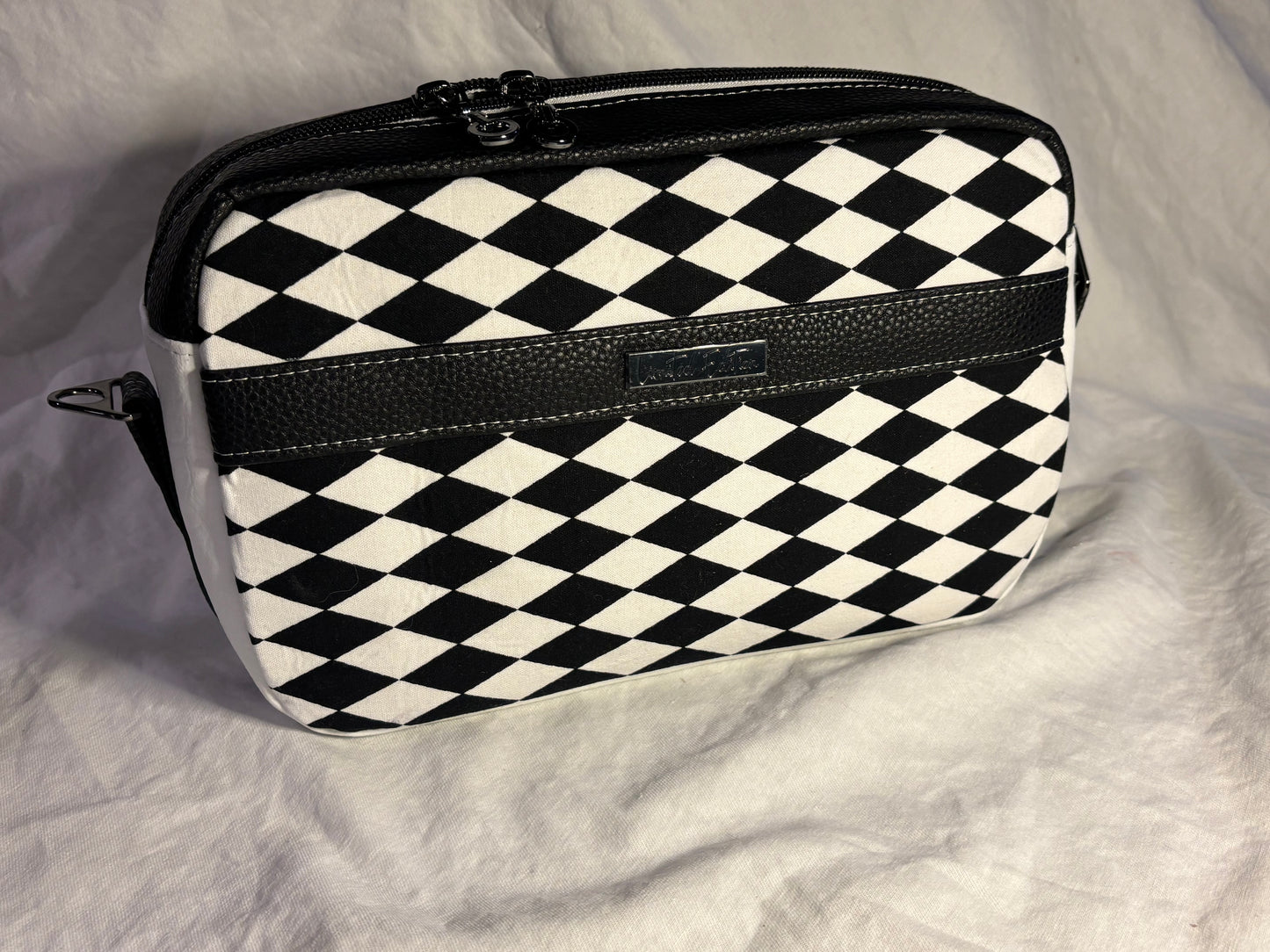 Catalina Crossbody "Bold & Edgy"