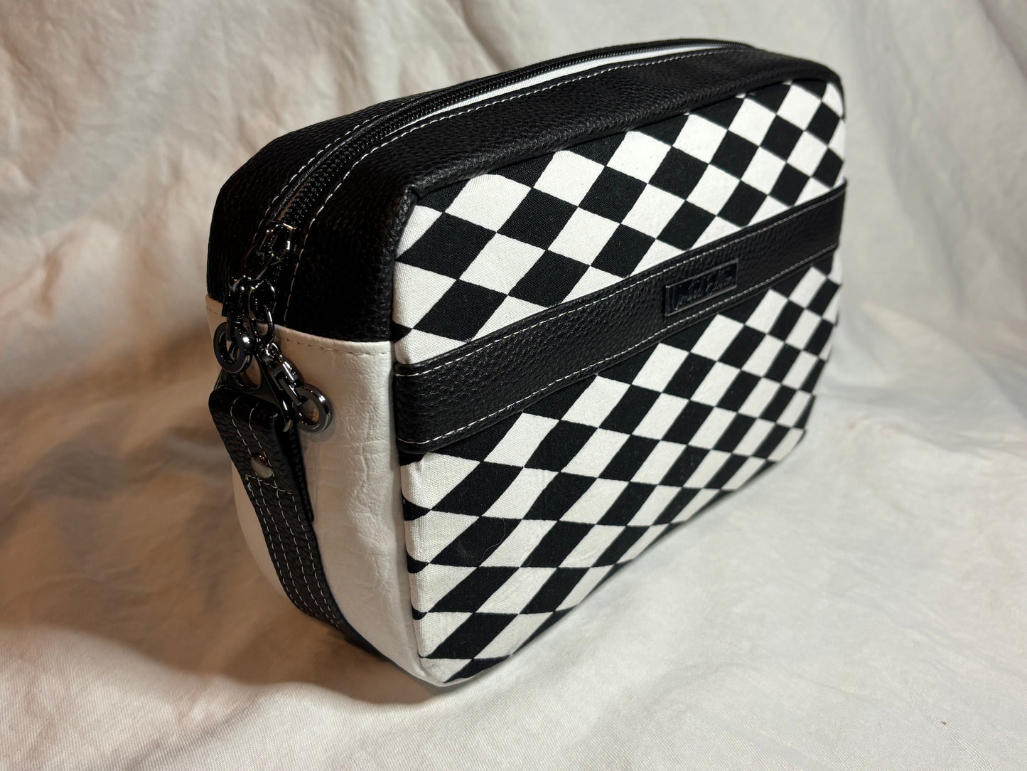 Catalina Crossbody "Bold & Edgy"