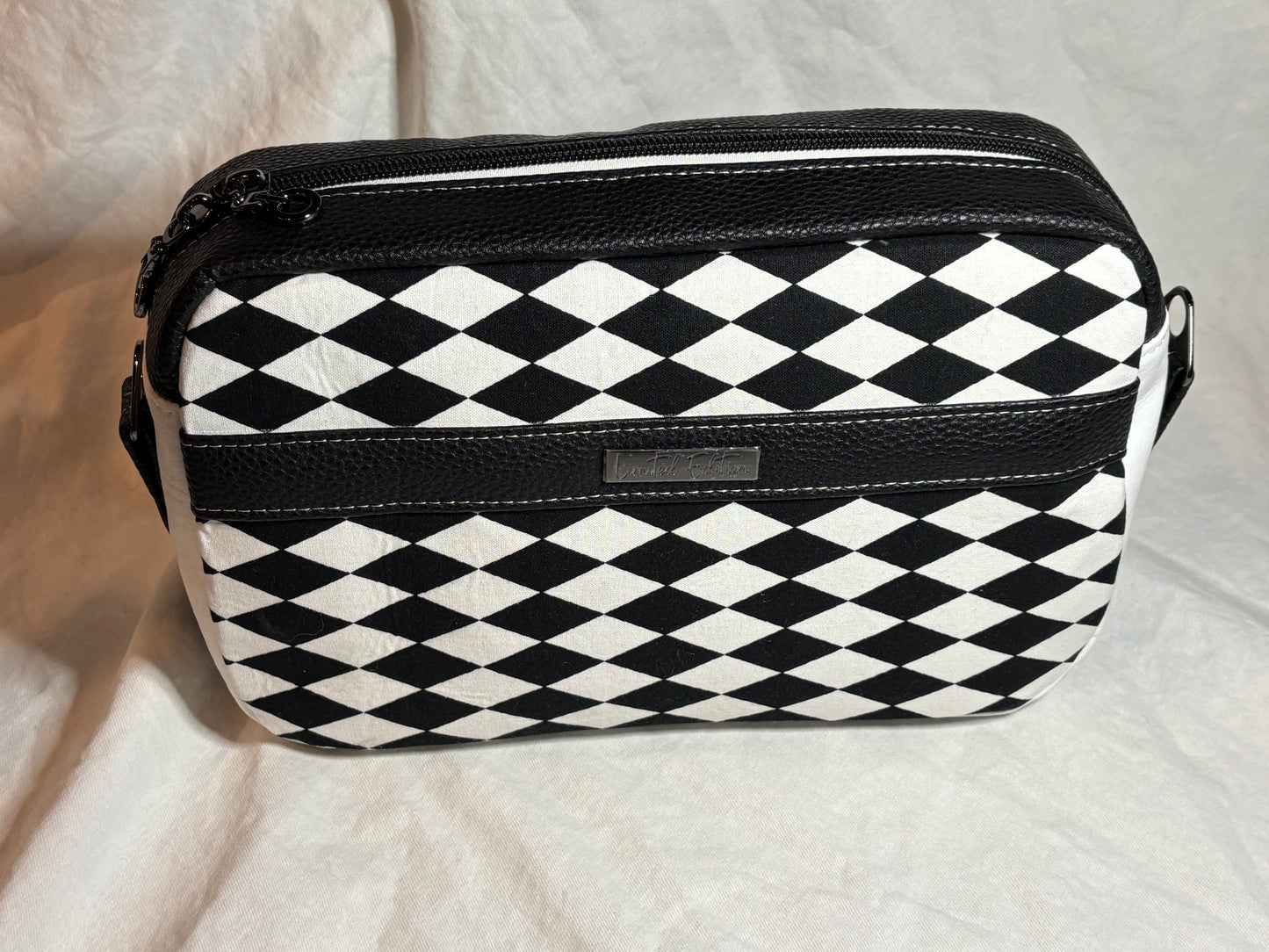 Catalina Crossbody "Bold & Edgy"