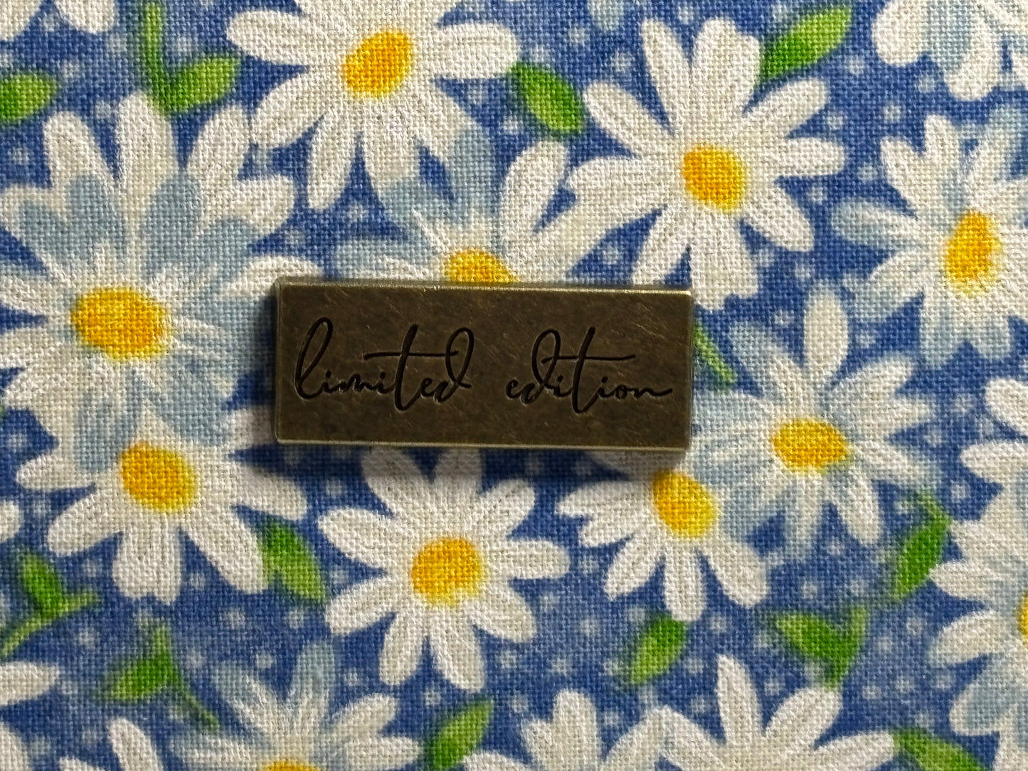 Catalina Cross Body "Daisies"
