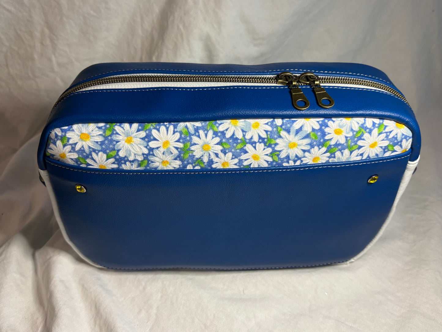 Catalina Cross Body "Daisies"